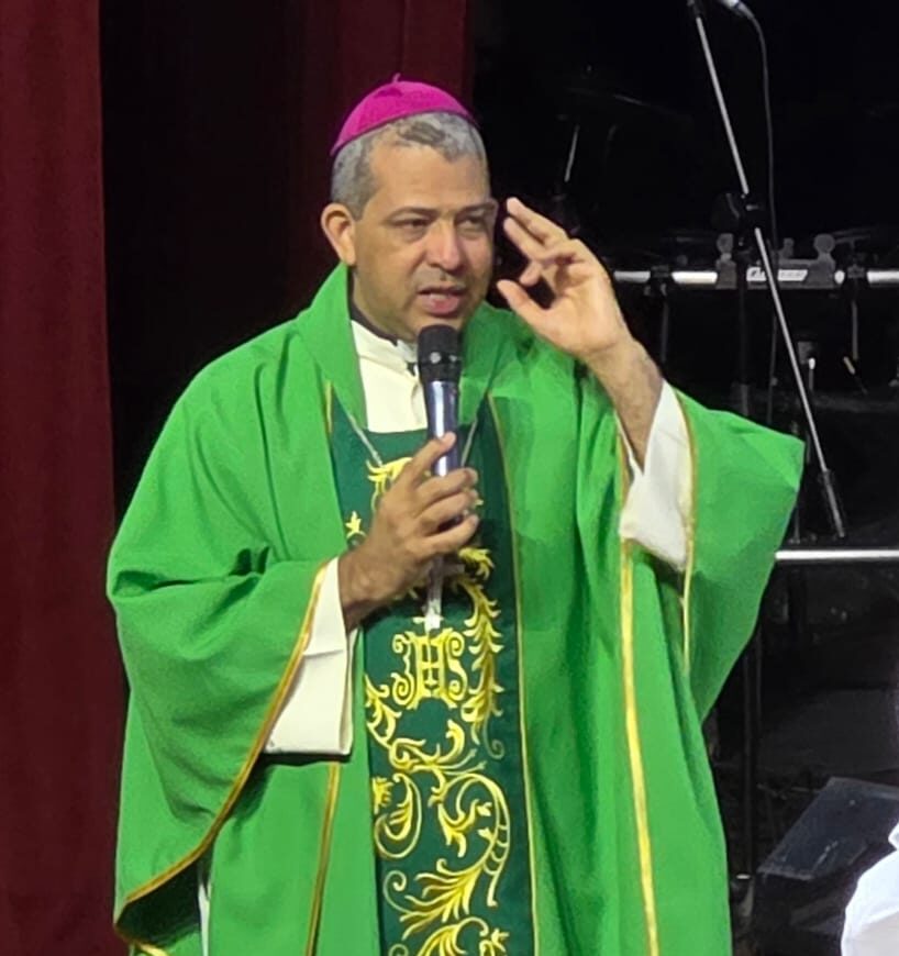Caminar juntos desde el Bautismo: Mons. Carlos Tomás Morel Diplán anima a la Iglesia a vivir la sinodalidad en la Ultreya Arquidiocesana