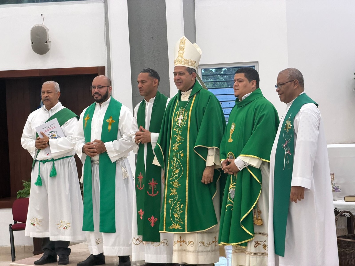 Toma de posesión del Rvdo. P. Enrique, en la parroquia Nuestra Señora del Sagrado Corazón de Los Pardos